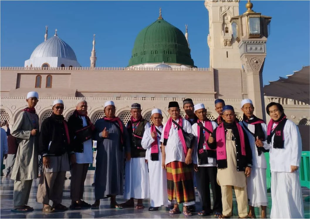 Momen kebersamaan jamaah selama perjalanan